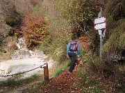 09 Saliamo sul sent. 234 a dx , scenderemo dalla stradetta agroisilvopastorale di sx